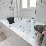 아파트 Cocon Prive Avec Jacuzzi & Sauna *