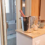 Cocon Prive Avec Jacuzzi & Sauna 아파트 *
