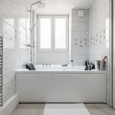 Cocon Prive Pour 2 Personnes Jacuzzi, Sauna, Wi-fi & Climatisation *