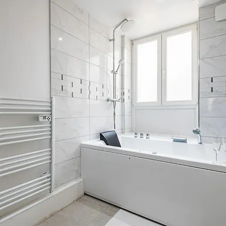 Cocon Prive Pour 2 Personnes Jacuzzi, Sauna, Wi-fi & Climatisation Reims
