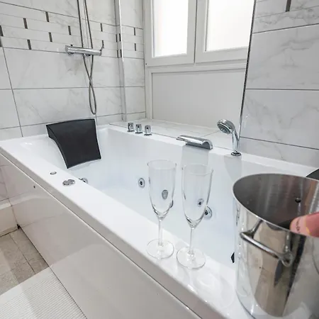 Apartament Cocon Prive Pour 2 Personnes Jacuzzi, Sauna, Wi-fi & Climatisation *