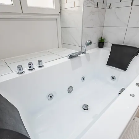 Apartament Cocon Prive Pour 2 Personnes Jacuzzi, Sauna, Wi-fi & Climatisation Reims