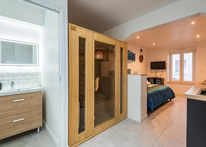 Cocon Prive Avec Jacuzzi & Sauna 아파트 *