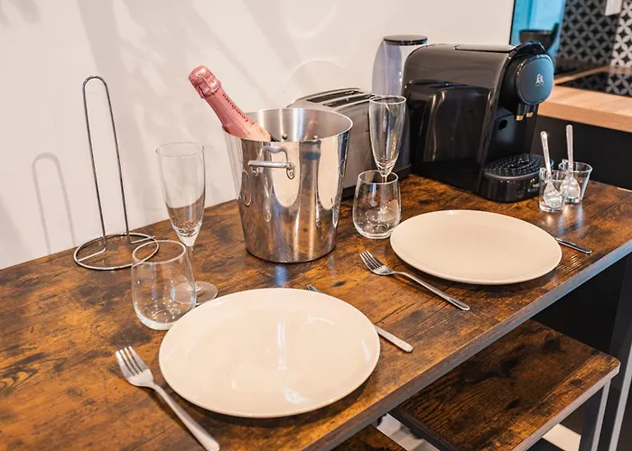 Cocon Prive Avec Jacuzzi & Sauna 아파트